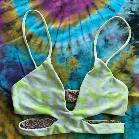 Acacia Neon Magnolia Mommy and Me set. - Picture 3 of 4